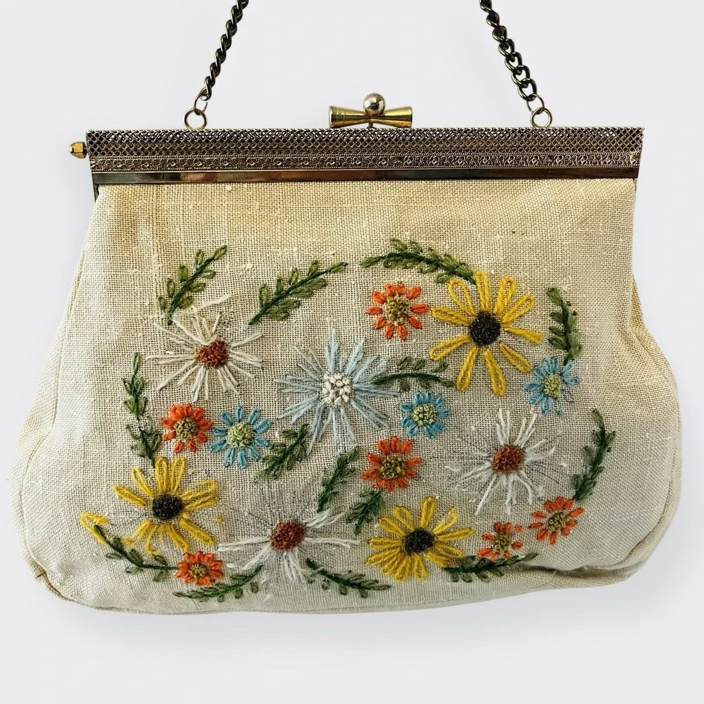Vintage Crewel Floral Embroidery Bag Gold‎ Frame Needlepoint Off White Clutch - Picture 3 of 12